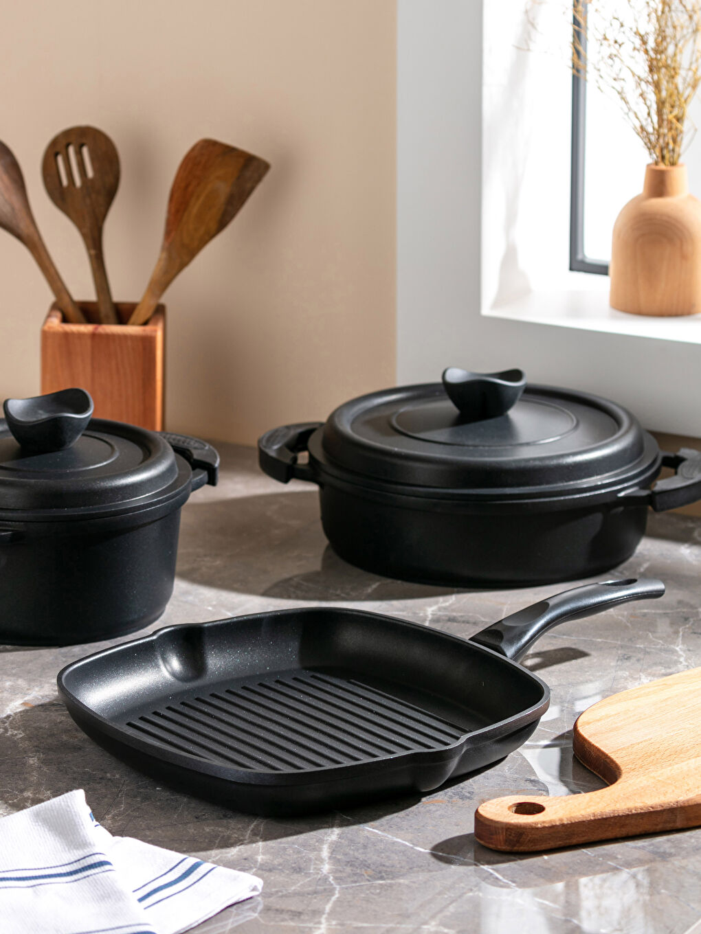 Siyah Döküm Kare Izgara Tavası 28 cm