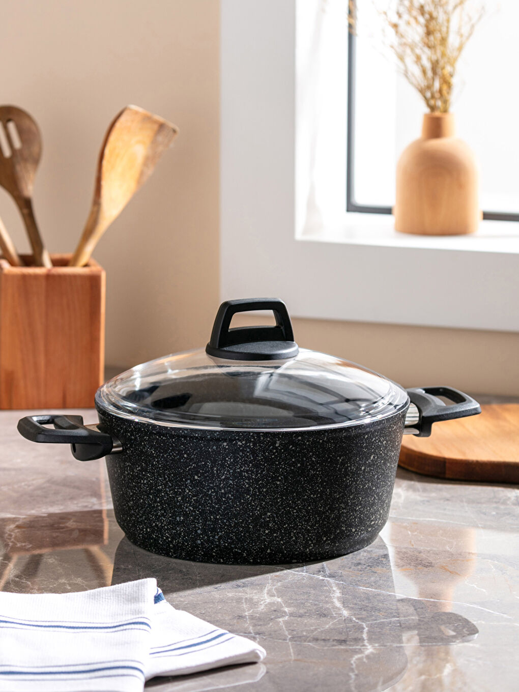 Casserole en Granit avec Couvercle en Verre 24 Cm-1