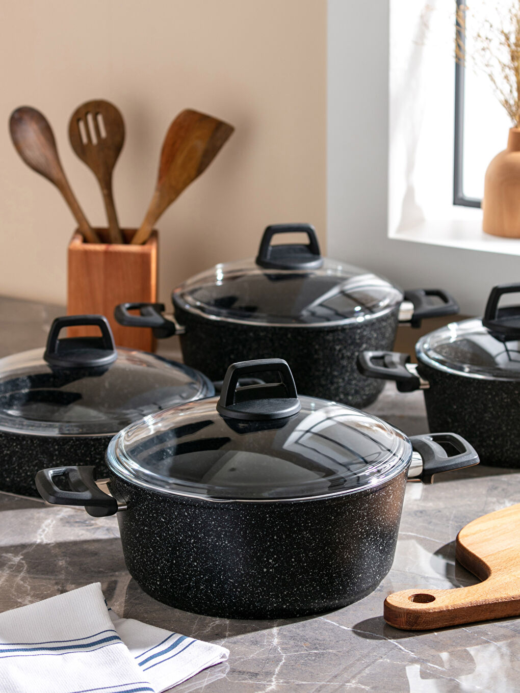 حلة جرانيت بغطاء زجاج 26 سم