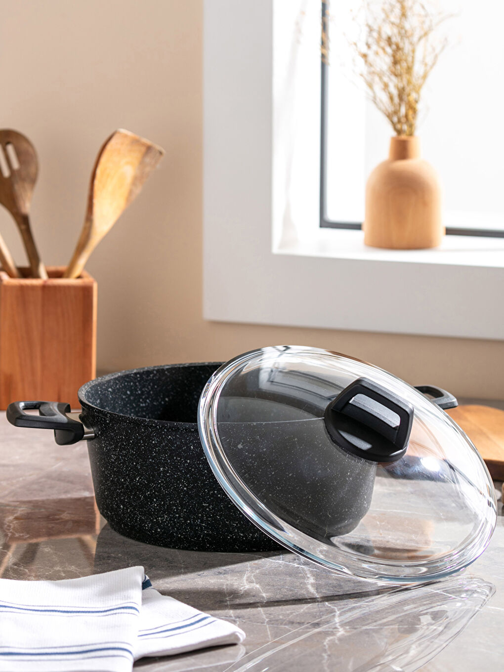 حلة جرانيت بغطاء زجاج 26 سم-2