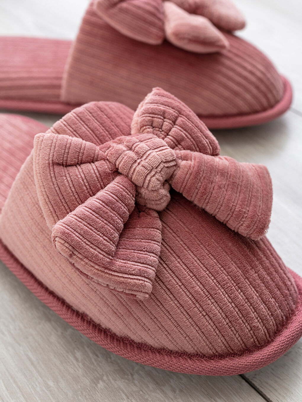 Bow Detailed Women's Velvet House Slippers-2