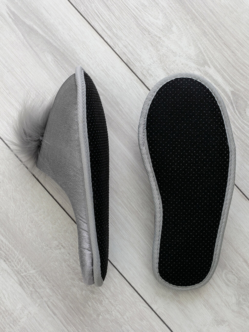 LCW HOME Pompom Detailed Women's Velvet House Slippers -S2GD56Z8-S2S
