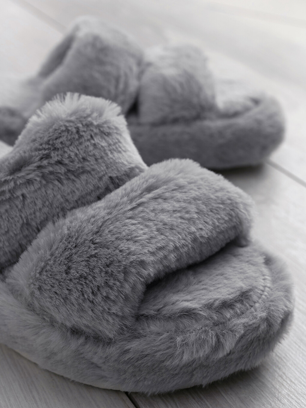 Double Band Women's Plush Indoor Slippers-2