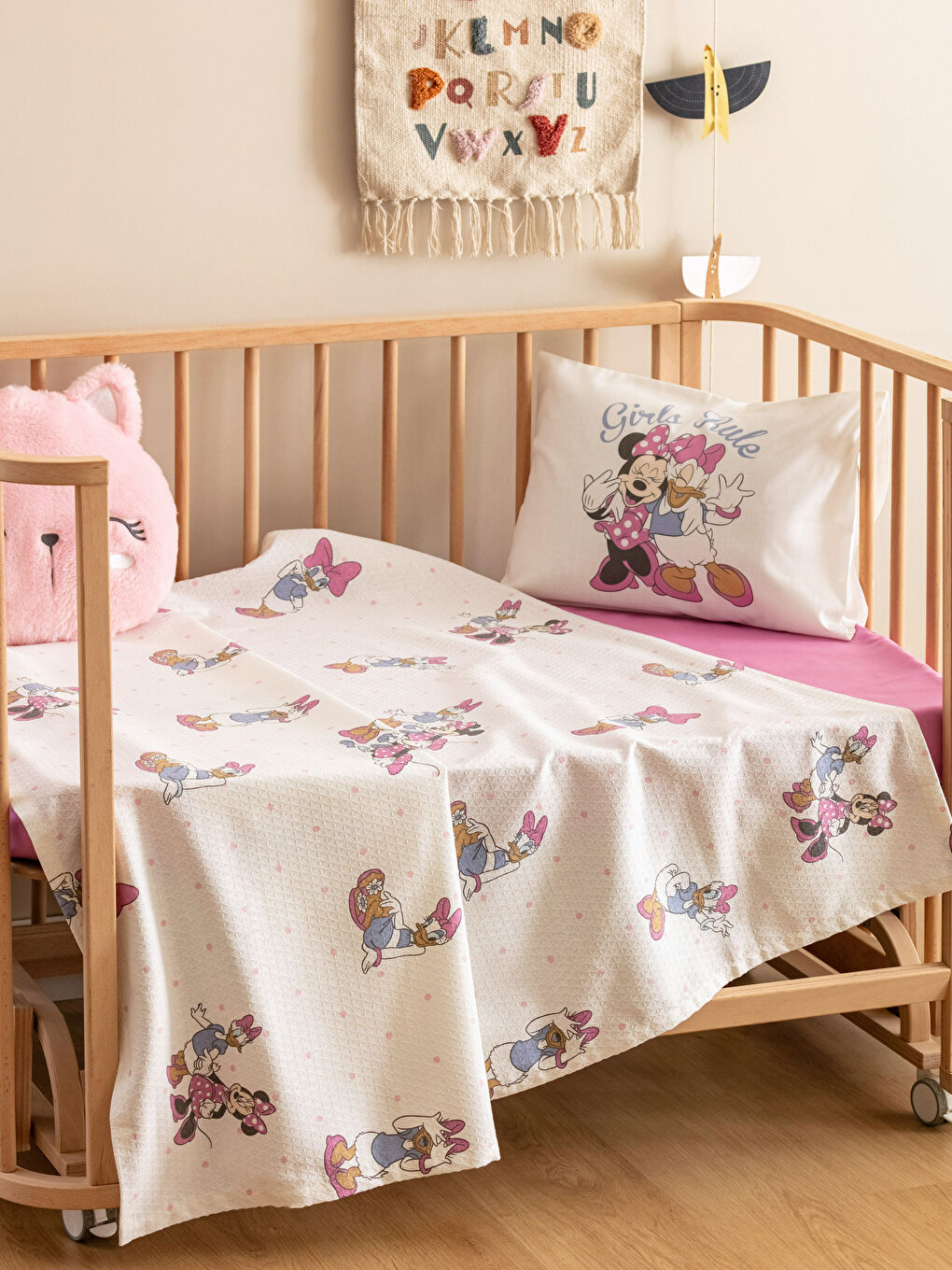 Karışık Minnie Mouse Baskılı Pamuklu Bebek Pike Takımı