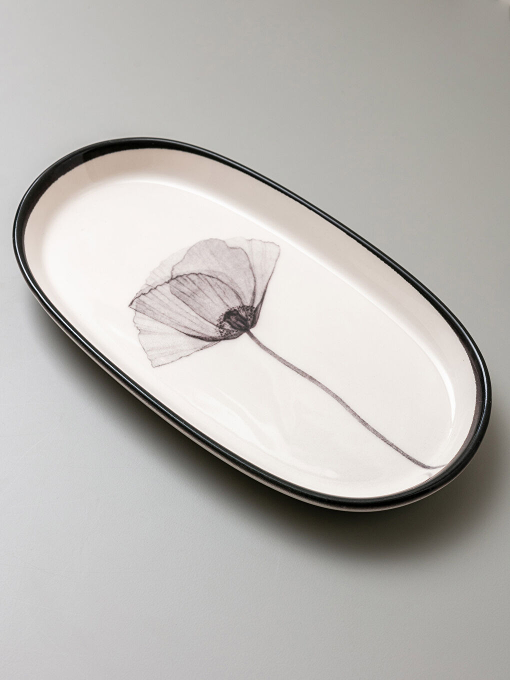 Siyah Çiçek Baskılı Seramik Kayık Tabak 19 cm-2