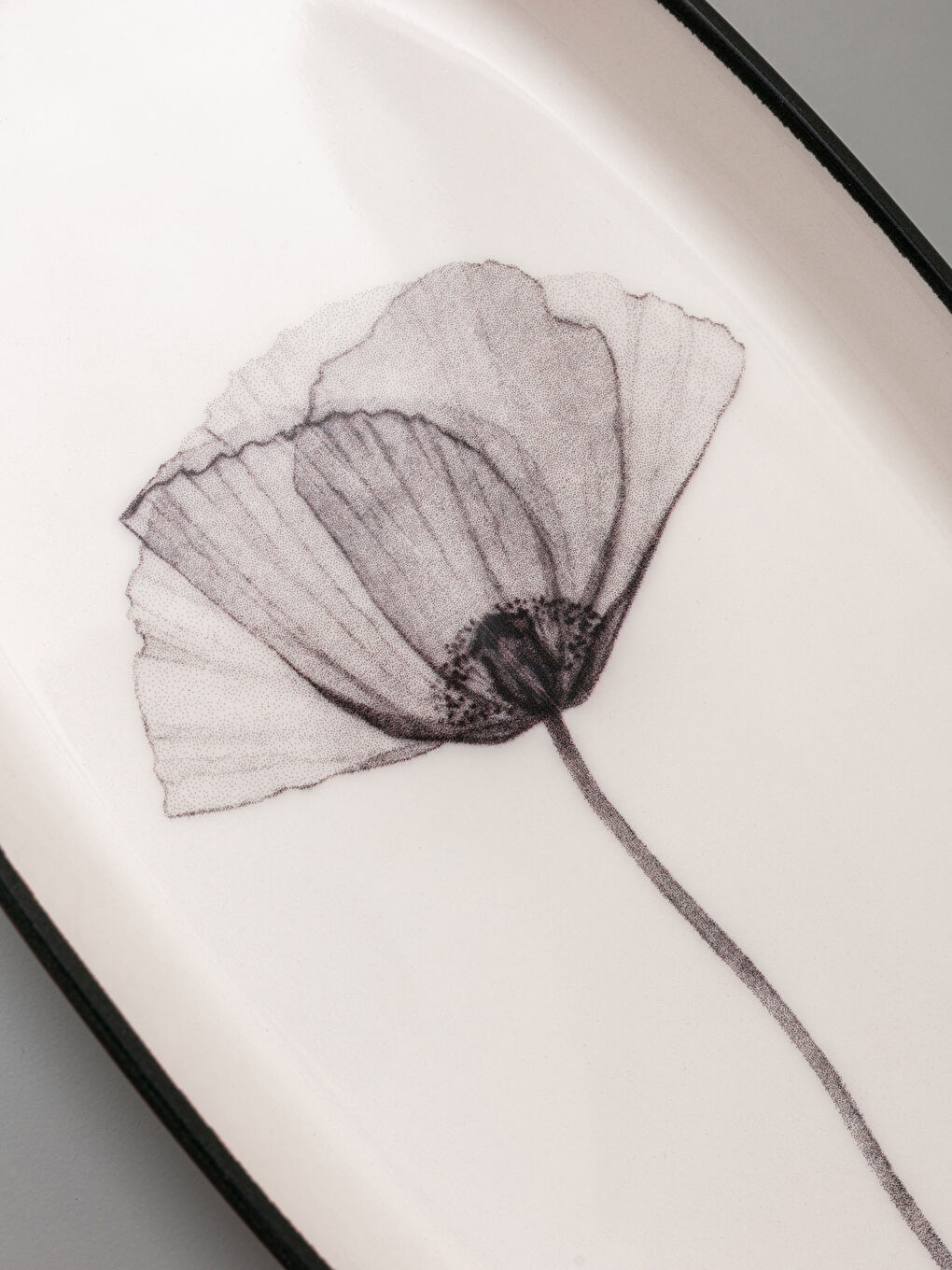 Siyah Çiçek Baskılı Seramik Kayık Tabak 19 cm-3