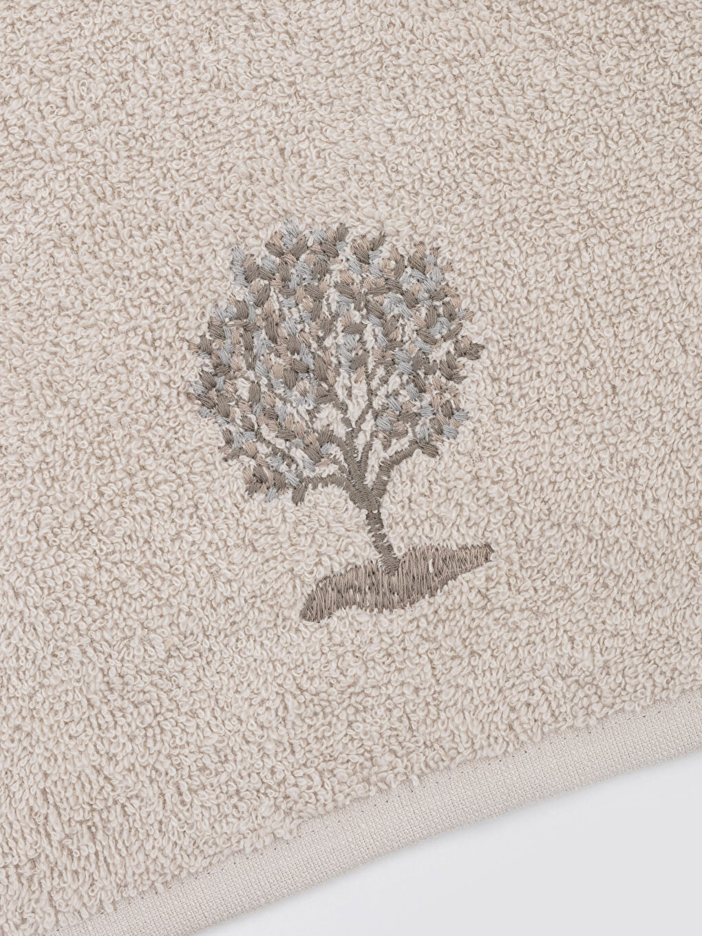 Cotton Embroidered Hand Towel 30x50 Cm-2