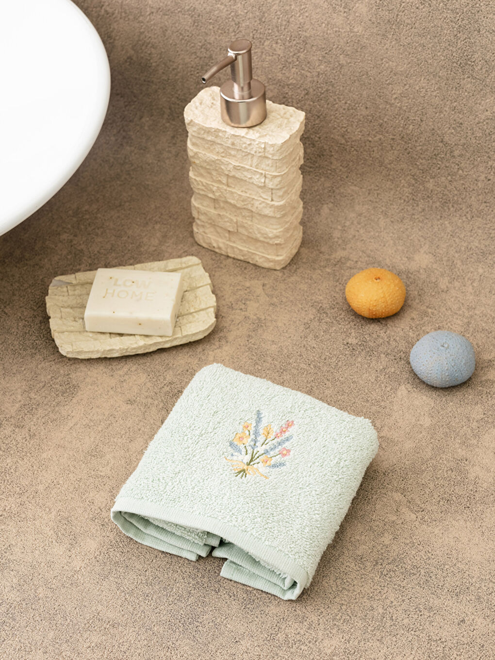 Serviette d'invité en coton brodée florale 30x50 cm