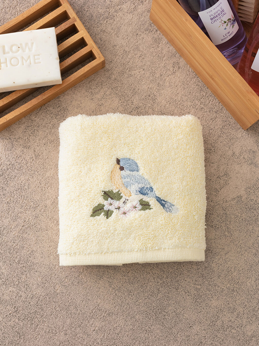 Sarı Pamuklu Nakışlı El Havlusu 30x50 cm-1