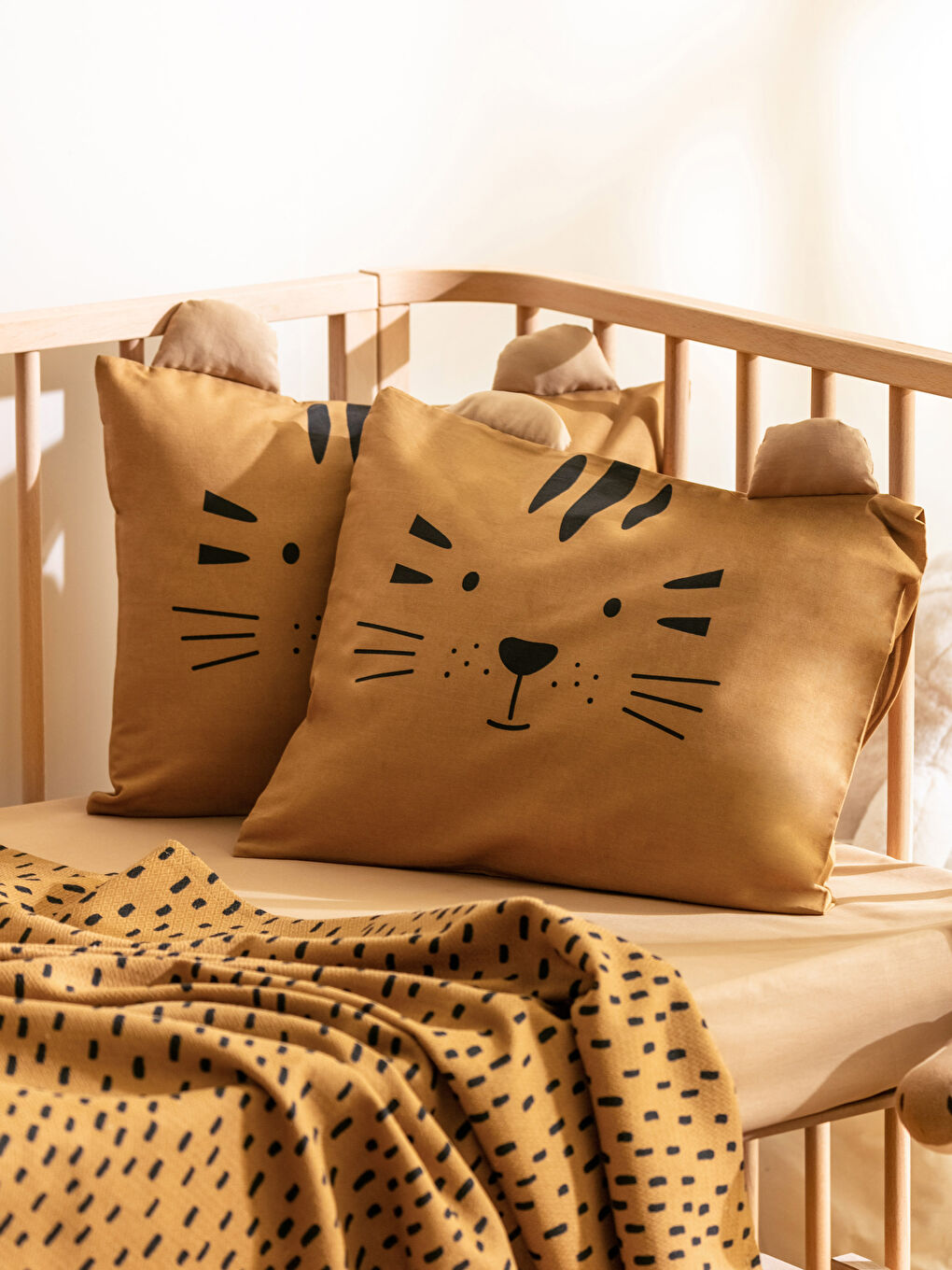 3D Applique Detailed Printed Baby Pillow Cover 2 Pcs 35x45 Cm