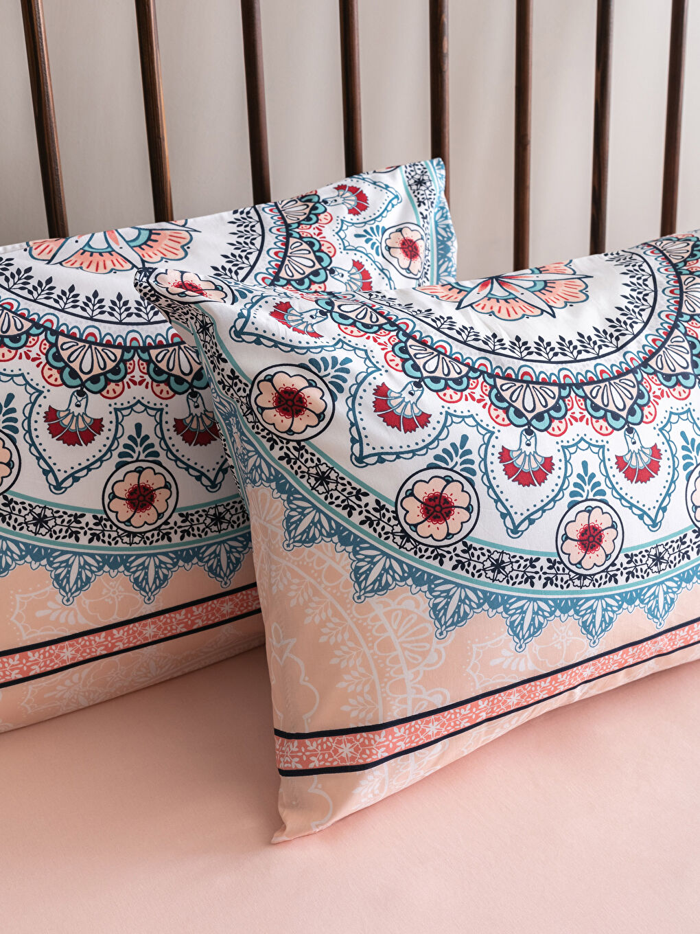 Karışık Çift Kişilik Pamuklu Desenli Nevresim Takımı-3