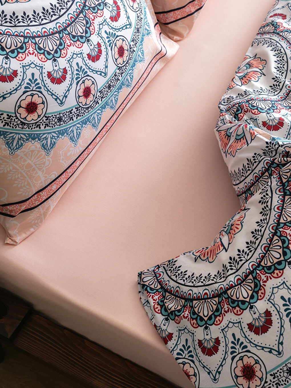 Karışık Çift Kişilik Pamuklu Desenli Nevresim Takımı-4