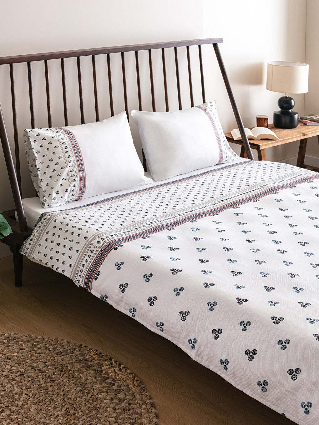 مفرش سرير بيكيه مزدوج مطبوع وكيس مخدة