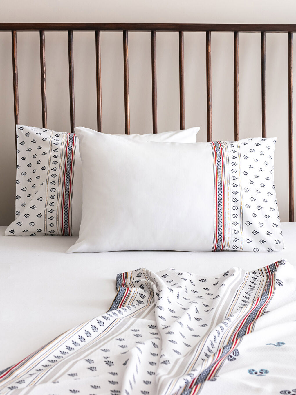 مفرش سرير بيكيه مزدوج مطبوع وكيس مخدة-2