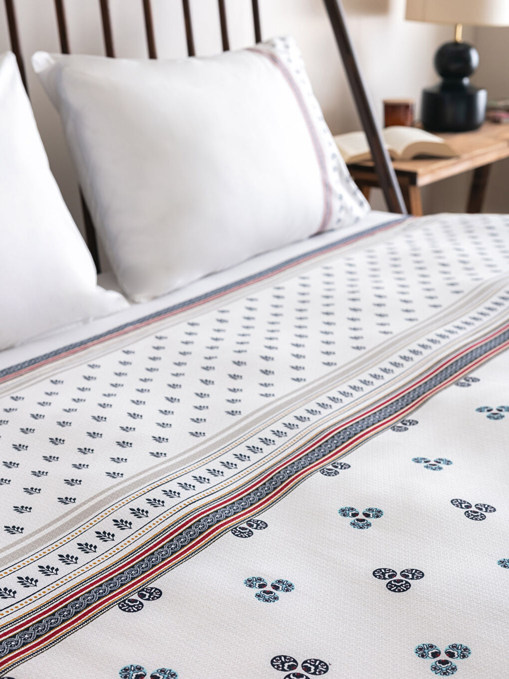 مفرش سرير بيكيه مزدوج مطبوع وكيس مخدة-4