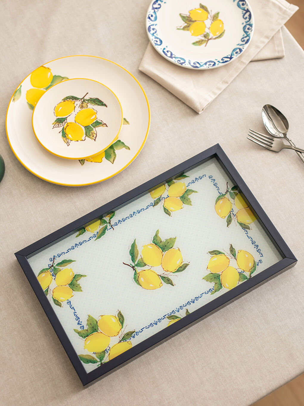 Декоративный поднос с принтом лимонов 25x40 см