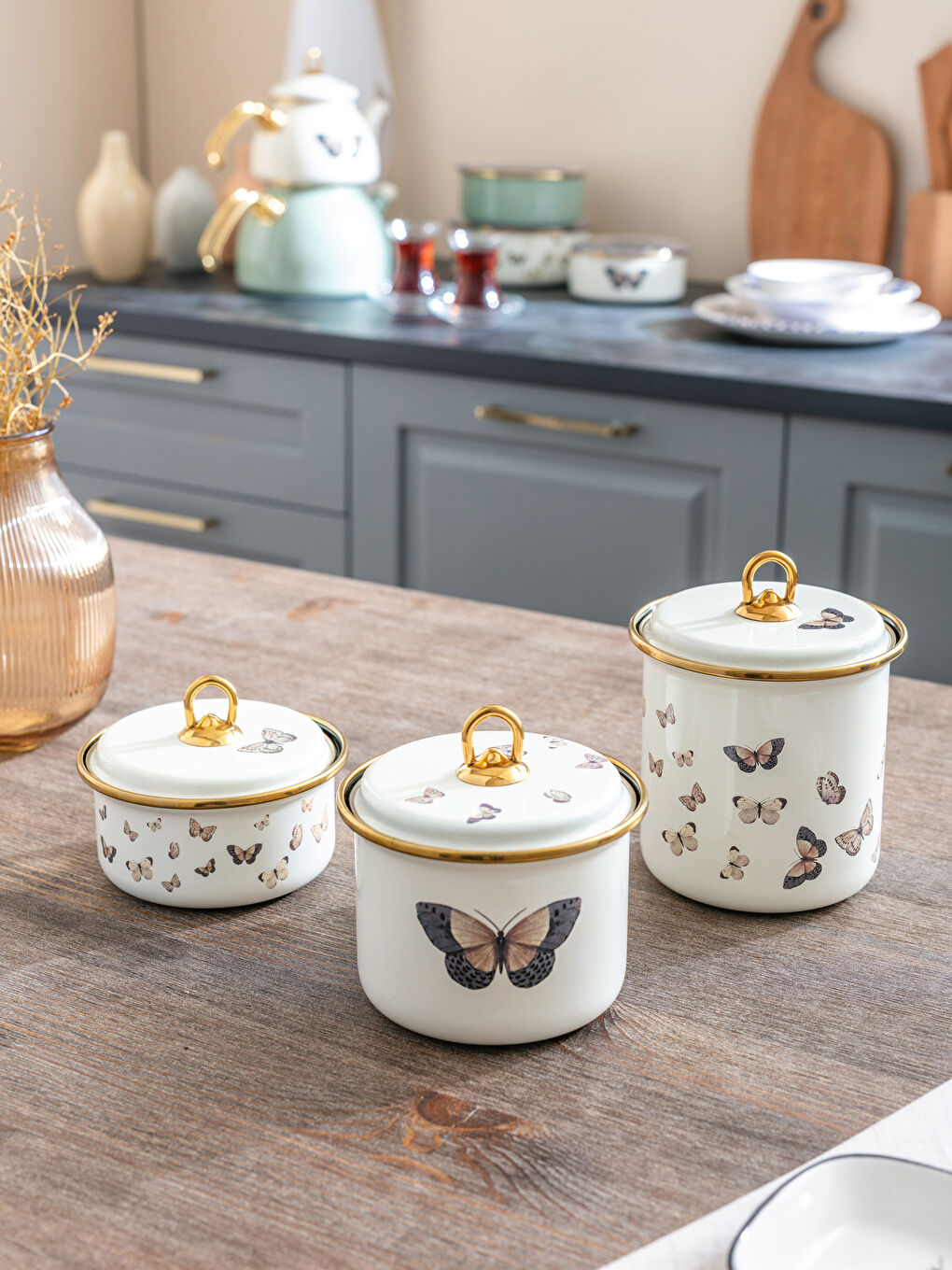 Karışık Kelebek Desenli Kapaklı Emaye Saklama Kabı 9 cm