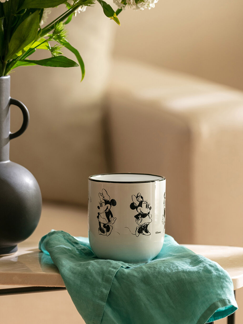 Mug en Céramique Sous Licence Minnie Mouse 360 Ml-1