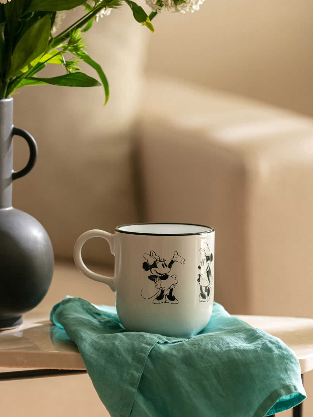 Mug en Céramique Sous Licence Minnie Mouse 360 Ml-2