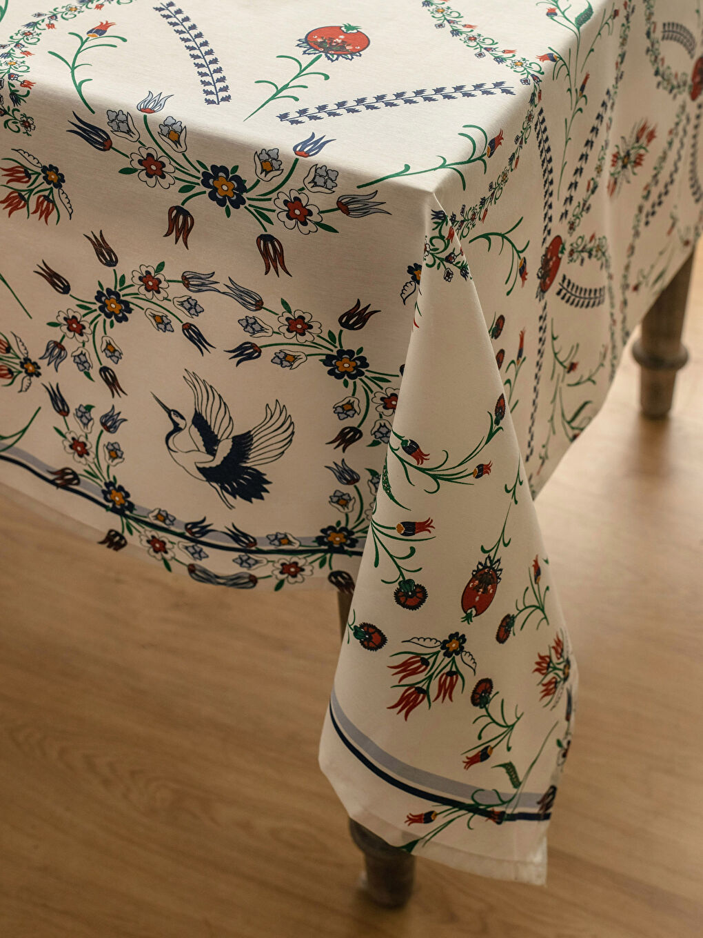 Karışık Desenli Masa Örtüsü 150x200 cm-2