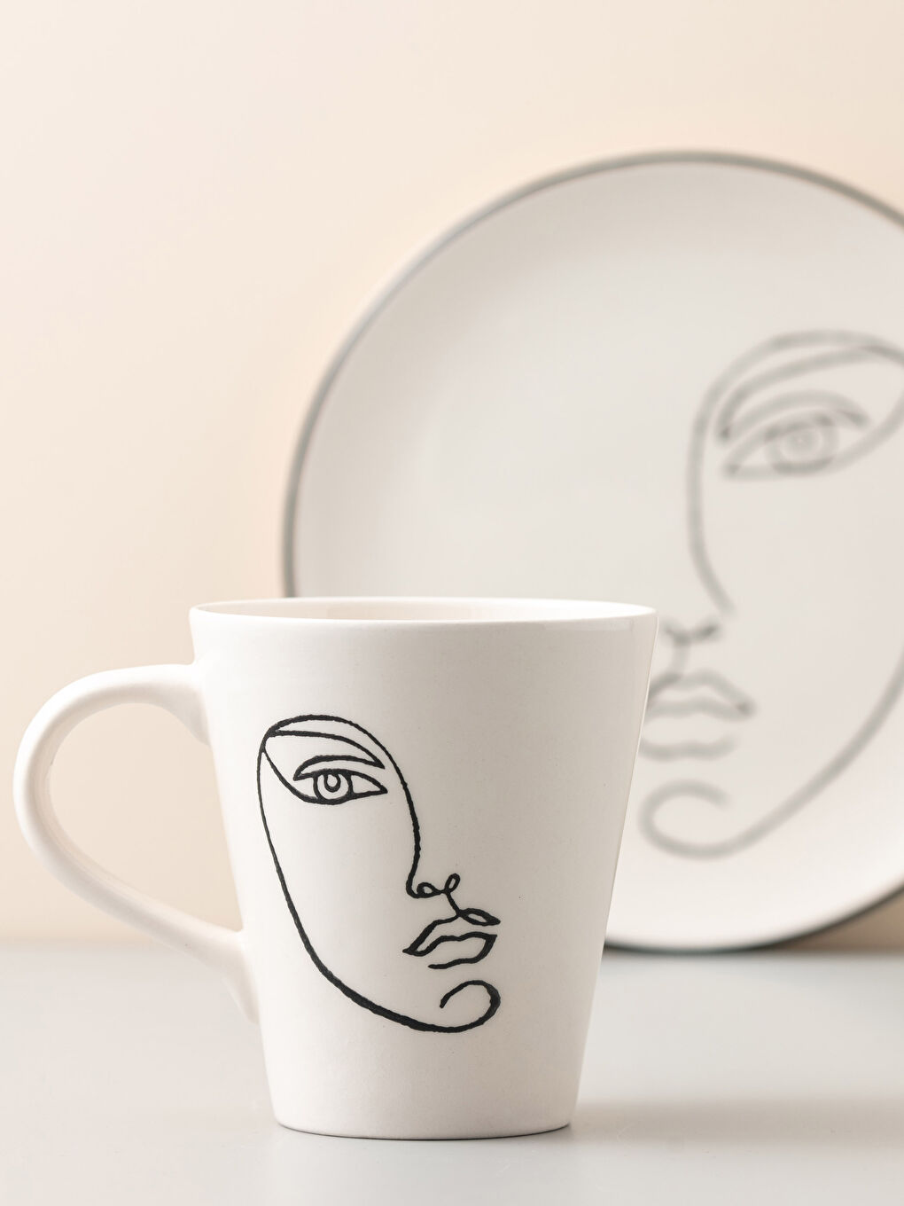 Siyah Yüz Baskılı Seramik Kupa 400 ml