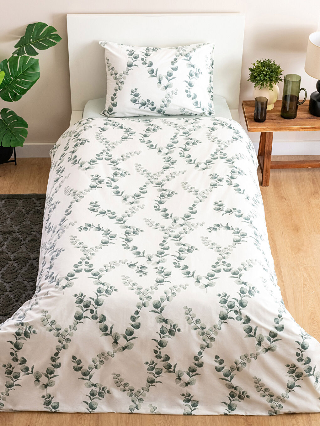 Karışık Baskılı Pamuklu Tek Kişilik Nevresim Takımı-1