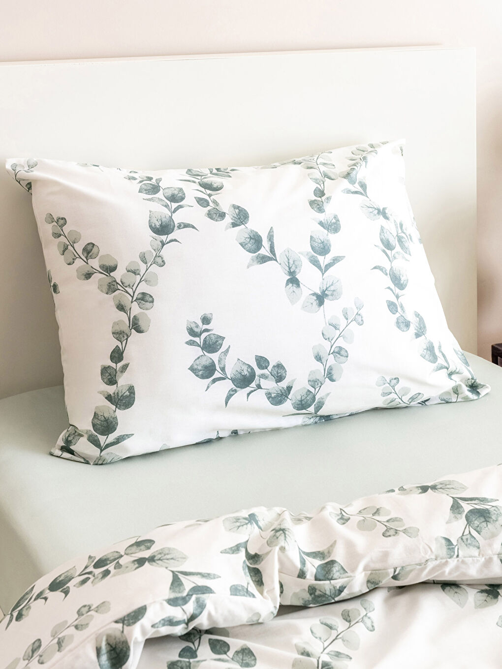 Karışık Baskılı Pamuklu Tek Kişilik Nevresim Takımı-2