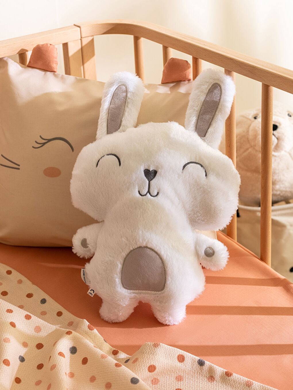 Beyaz Pelüş Dolgulu Tavşan Bebek Kırlent 25x34 cm