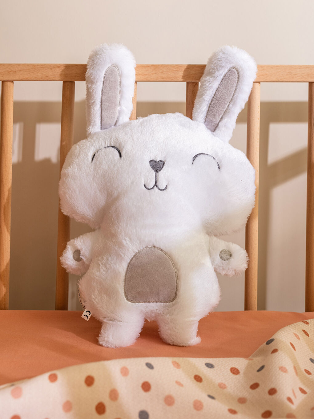 Beyaz Pelüş Dolgulu Tavşan Bebek Kırlent 25x34 cm-1