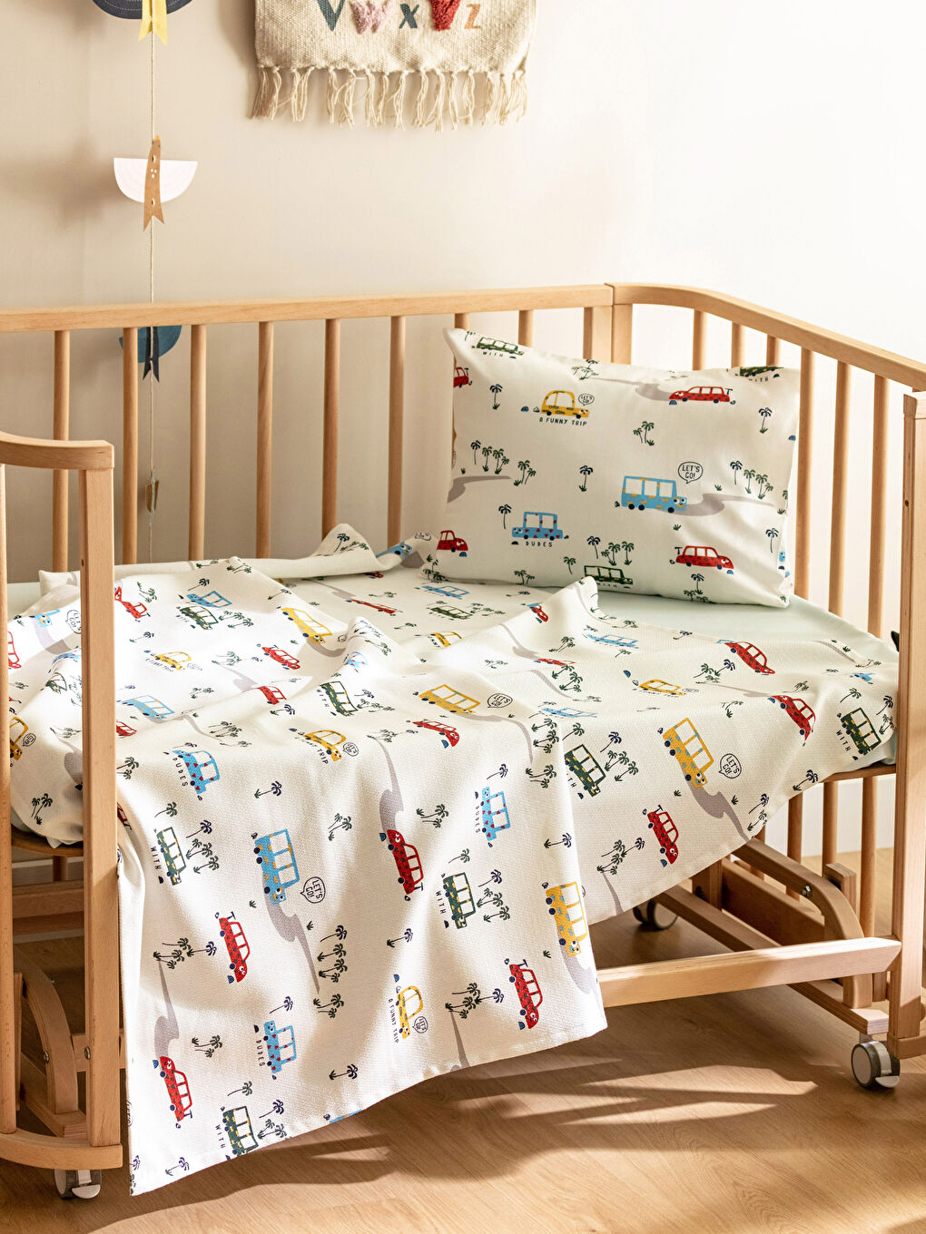 طقم بيكيه قطن للأطفال الأولاد بنقشة سيارات