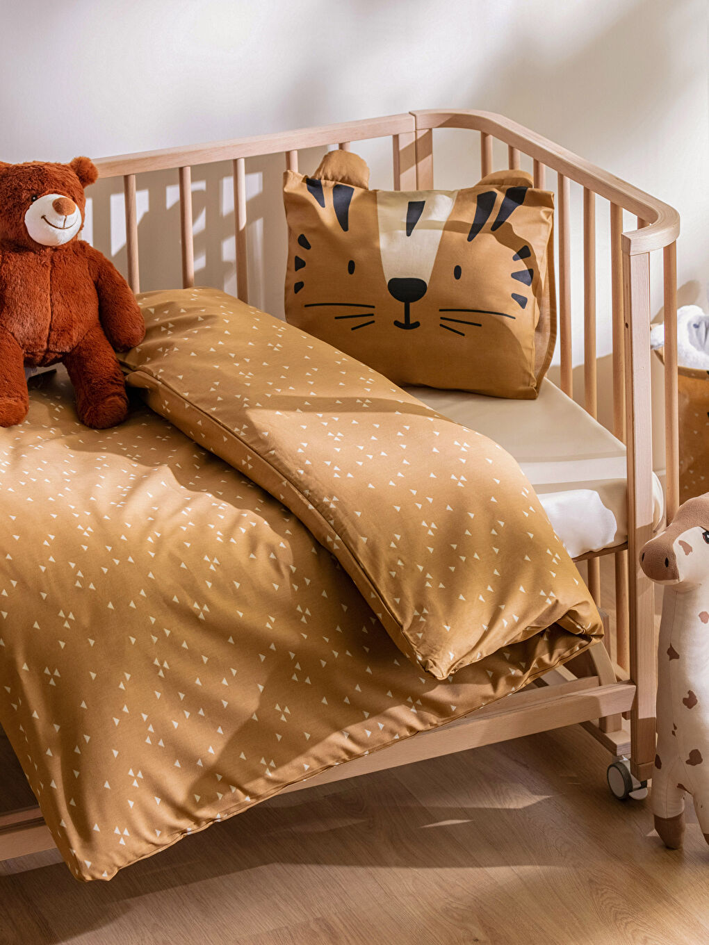 Karışık Desenli Pamuklu Bebek Nevresim Takımı