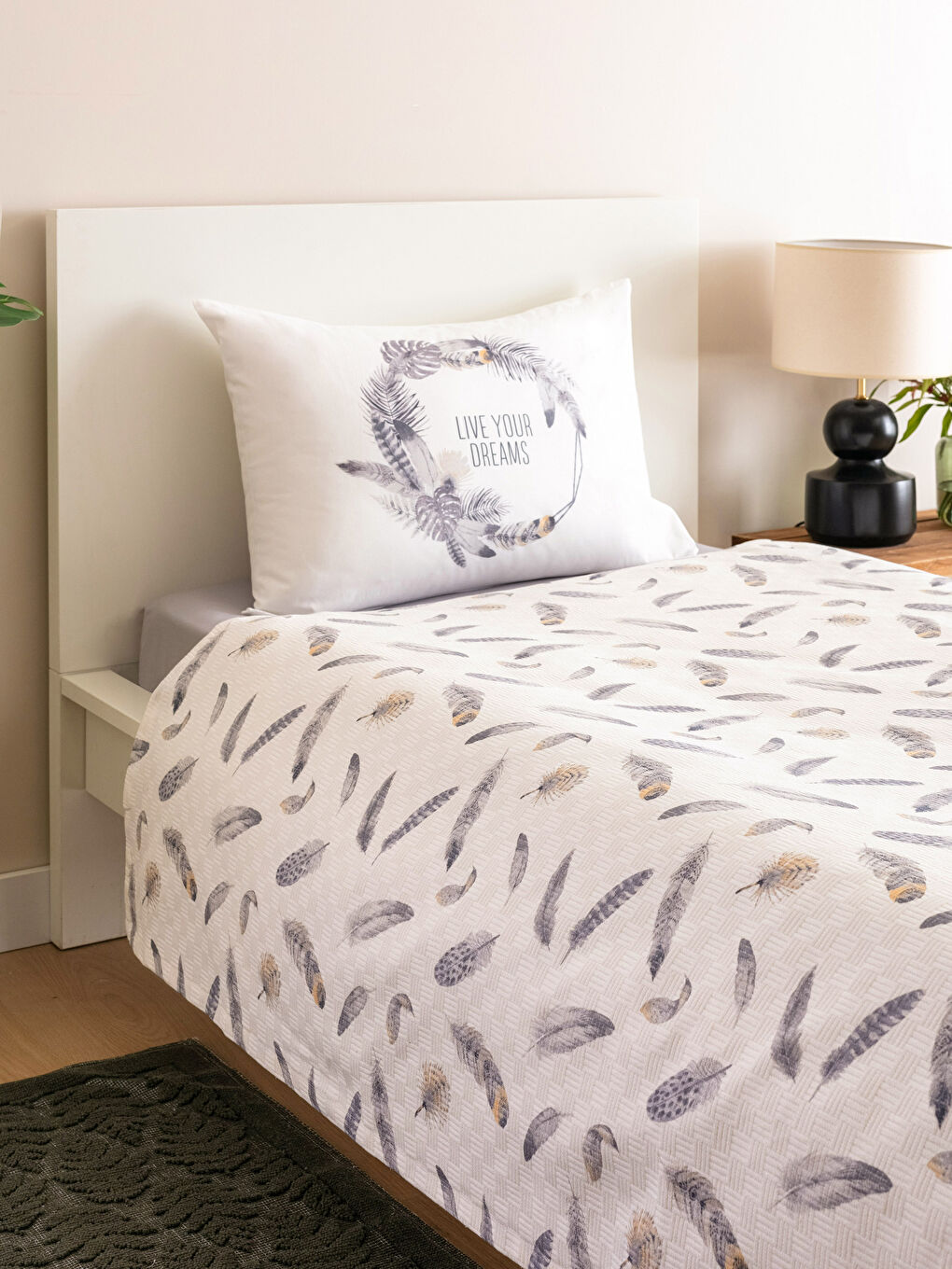 Karışık Baskılı Pamuklu Tek Kişilik Pike Takımı