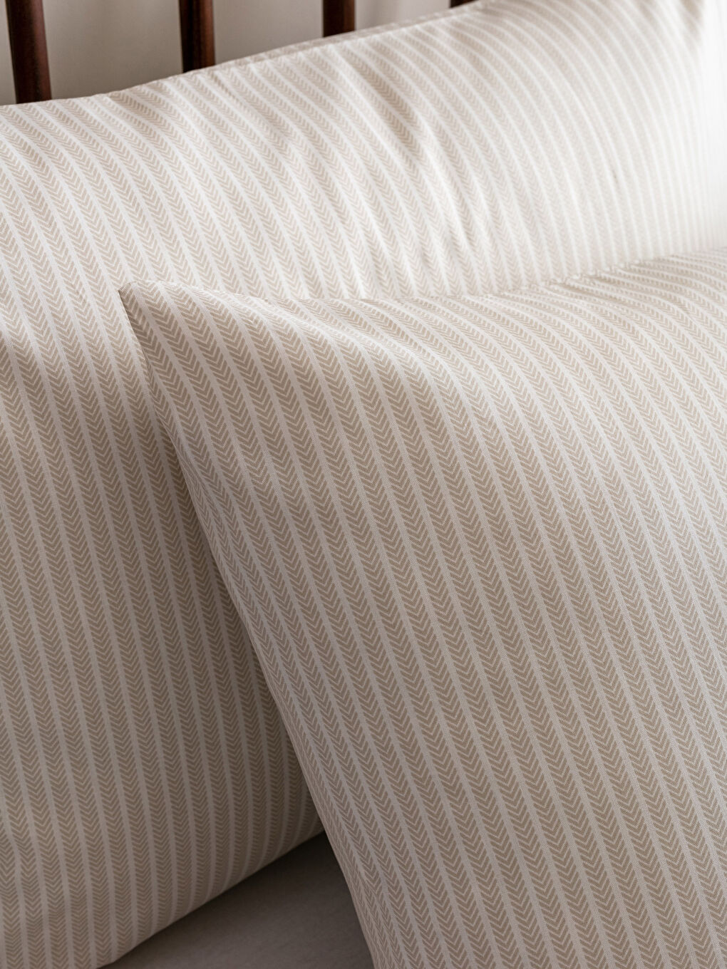 Bej Desenli Dokuma Yastık Kılıfı 2'li 50x70 cm-2