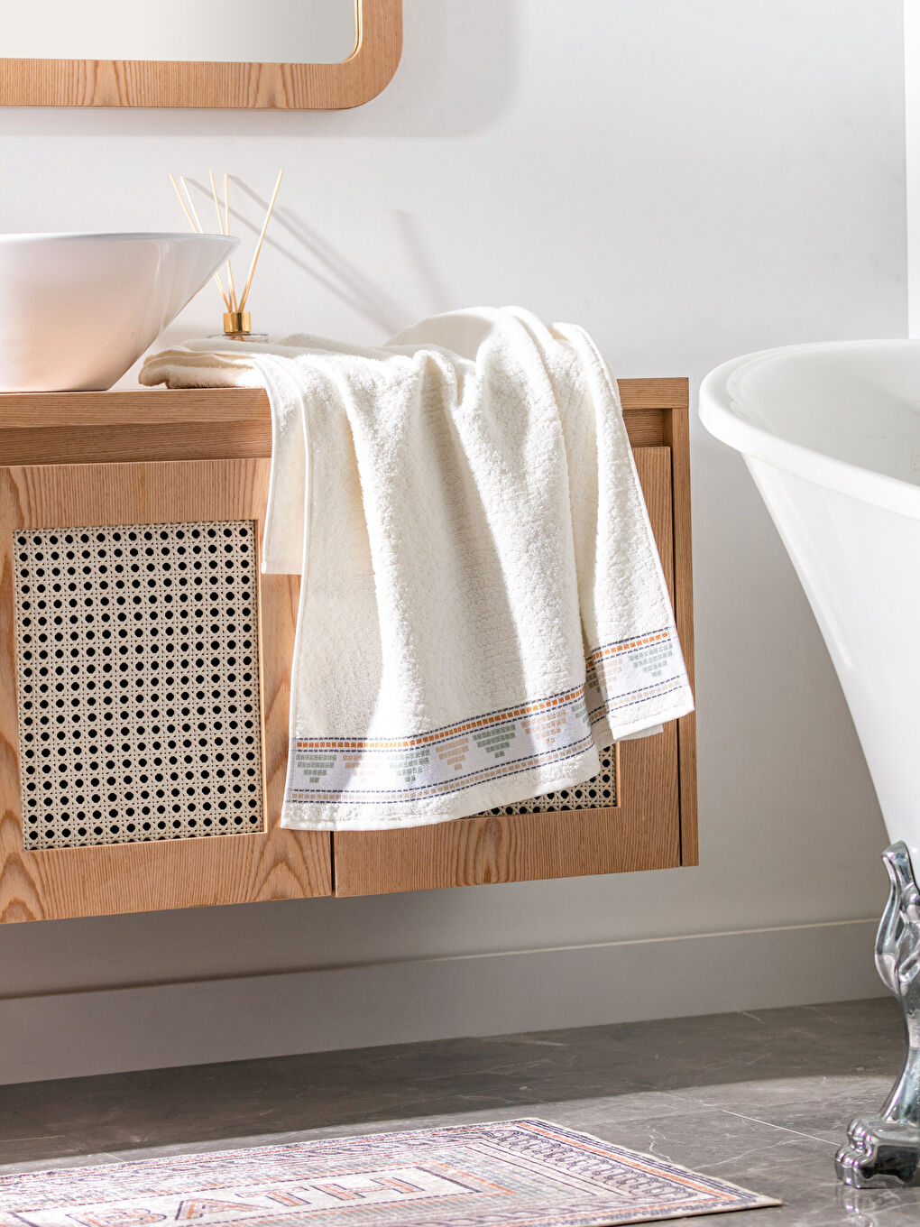 Ekru Desenli Pamuklu Banyo Havlusu 70x140 cm