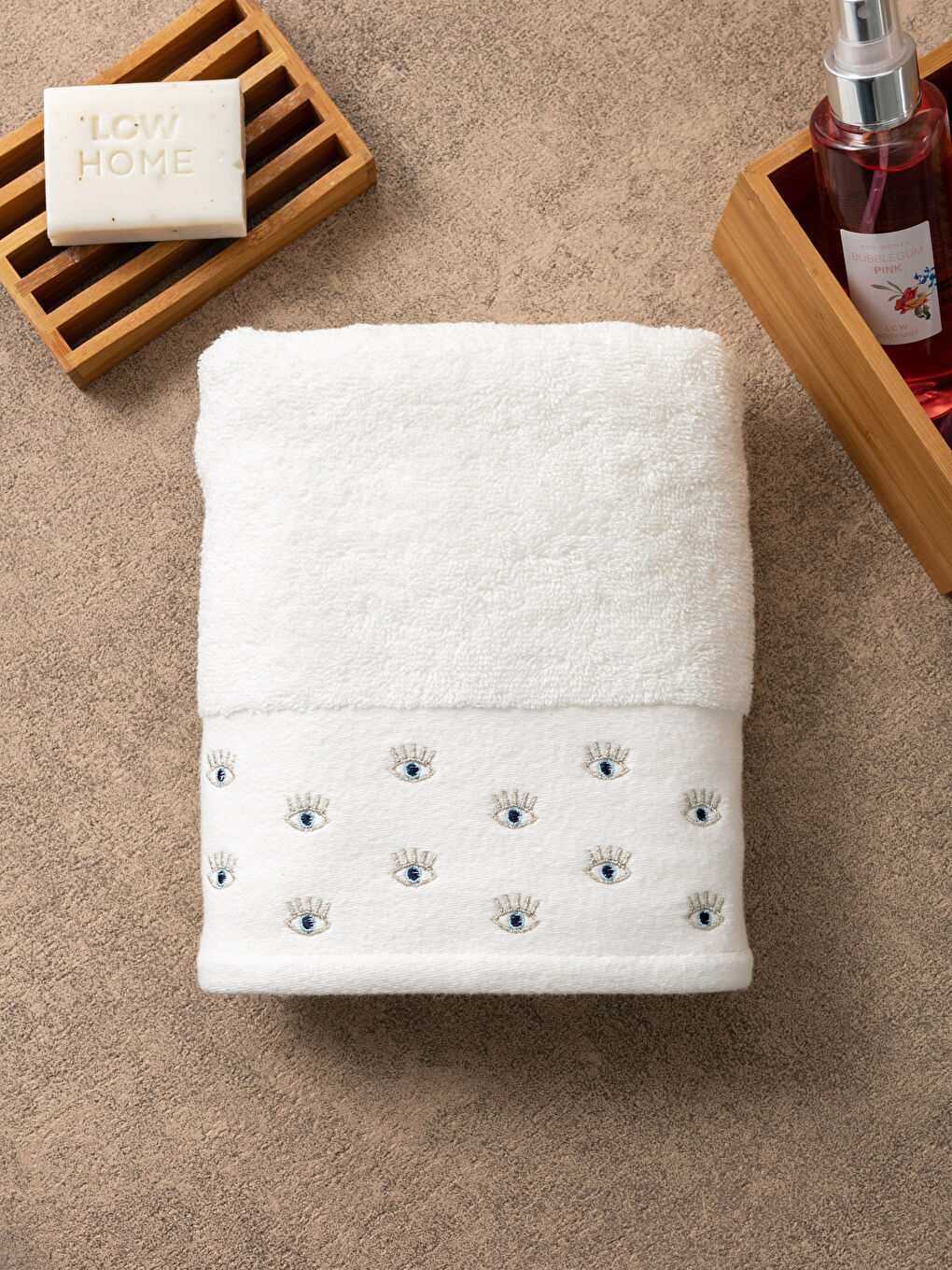 Ekru Pamuklu Göz Nakışlı Yüz Havlusu 50x80 cm-1