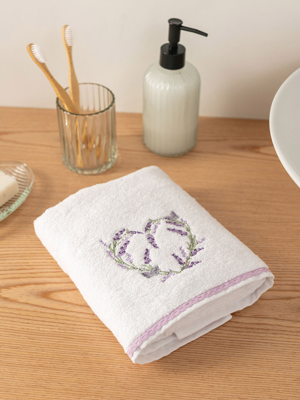 فوطة وجه قطن مطرزة 50x80 سم-1