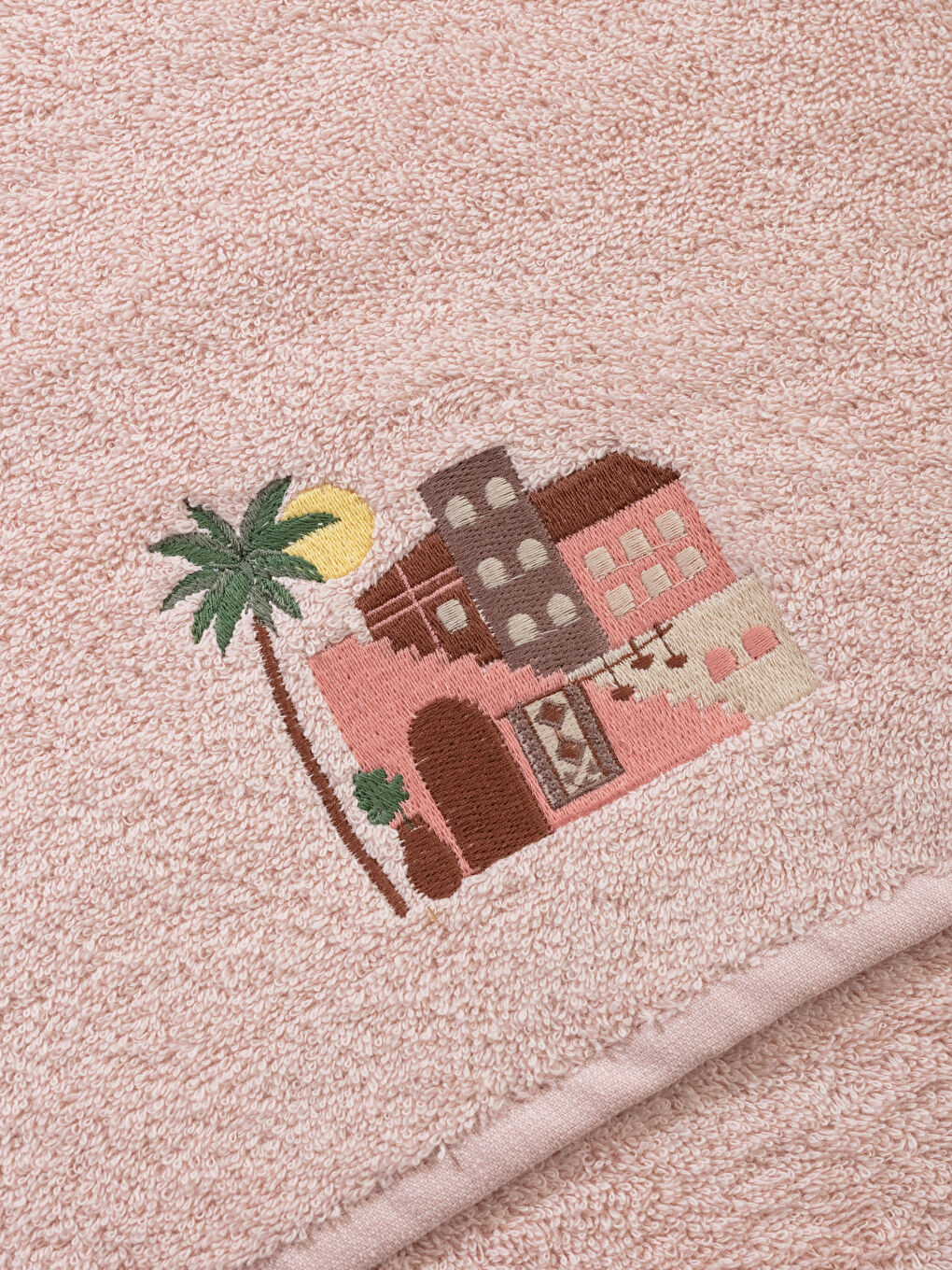 Pembe Nakışlı Pamuklu Yüz Havlusu 50x80 cm-2