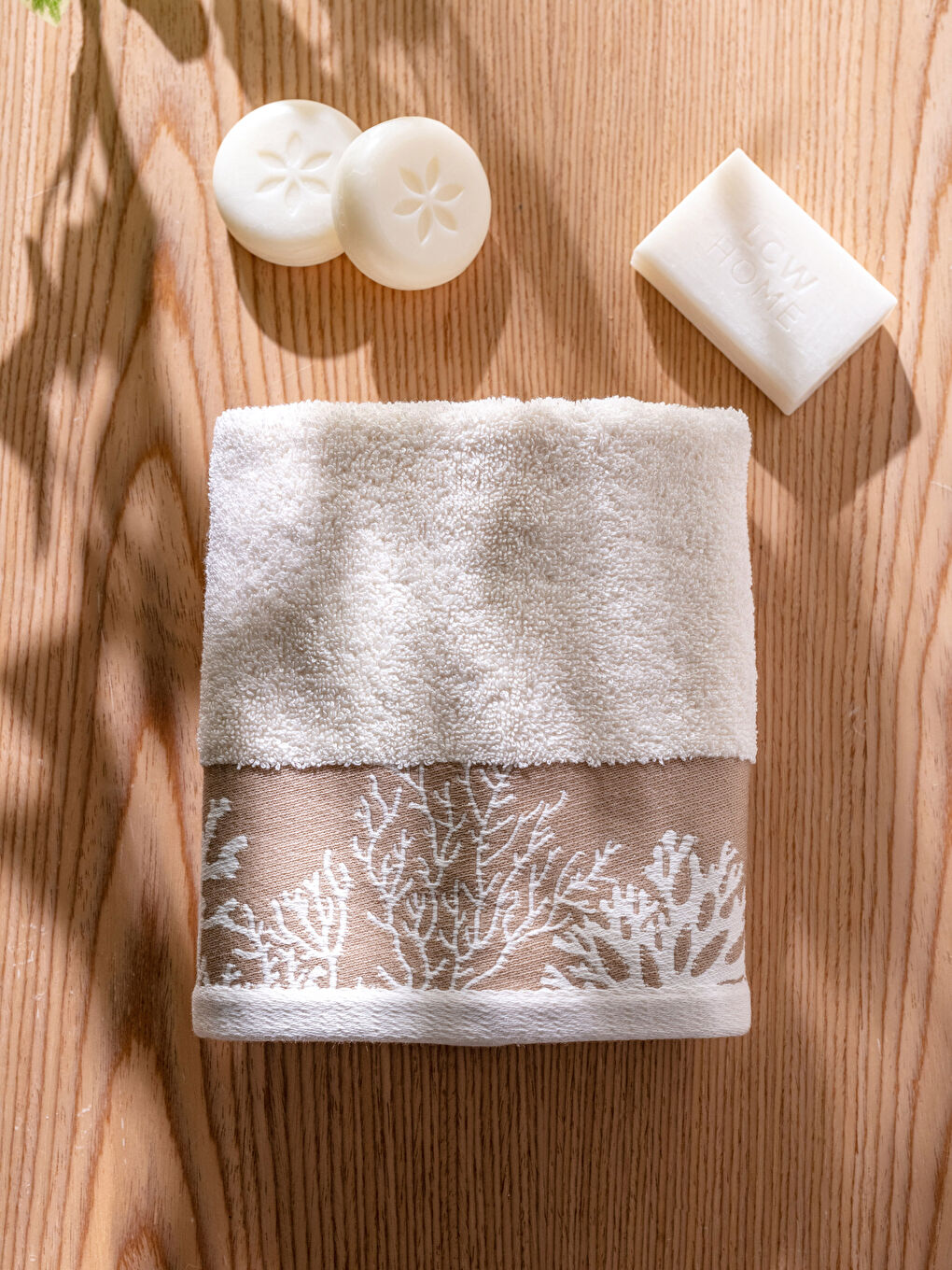 Ekru Nakışlı Pamuklu Yüz Havlusu 50x80 cm-2