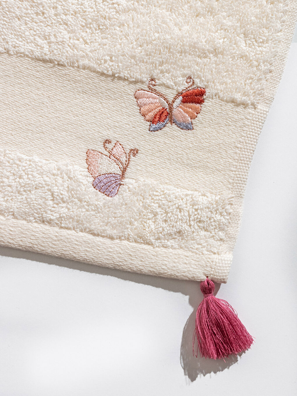 Butterfly Embroidered Tassel Detail Hand Towel 30x50 Cm-3