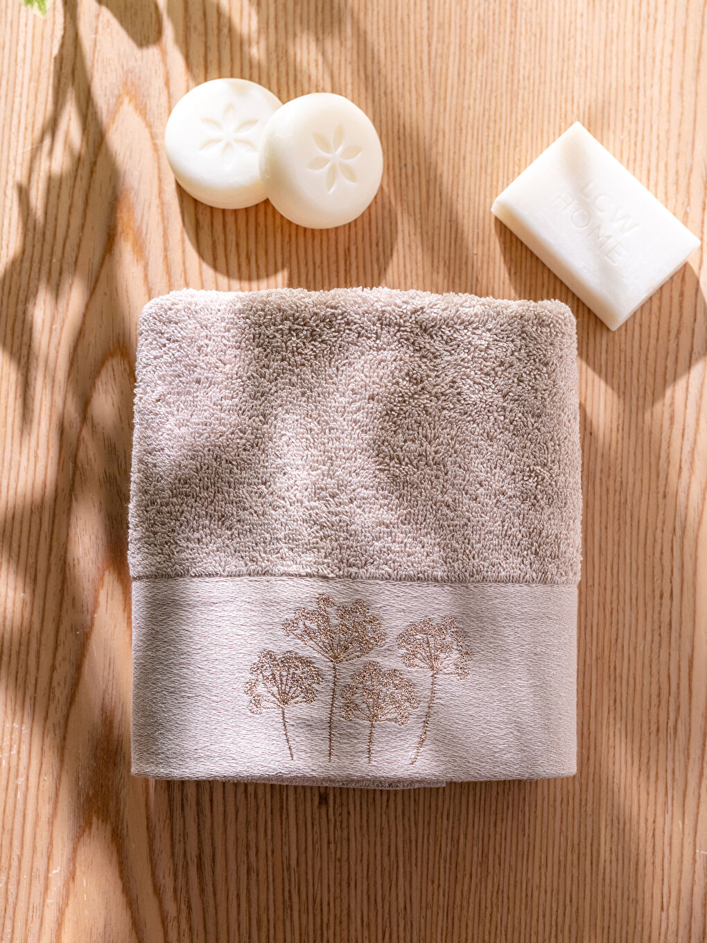 Gri Nakışlı Pamuklu Yüz Havlusu 50x80 cm-2