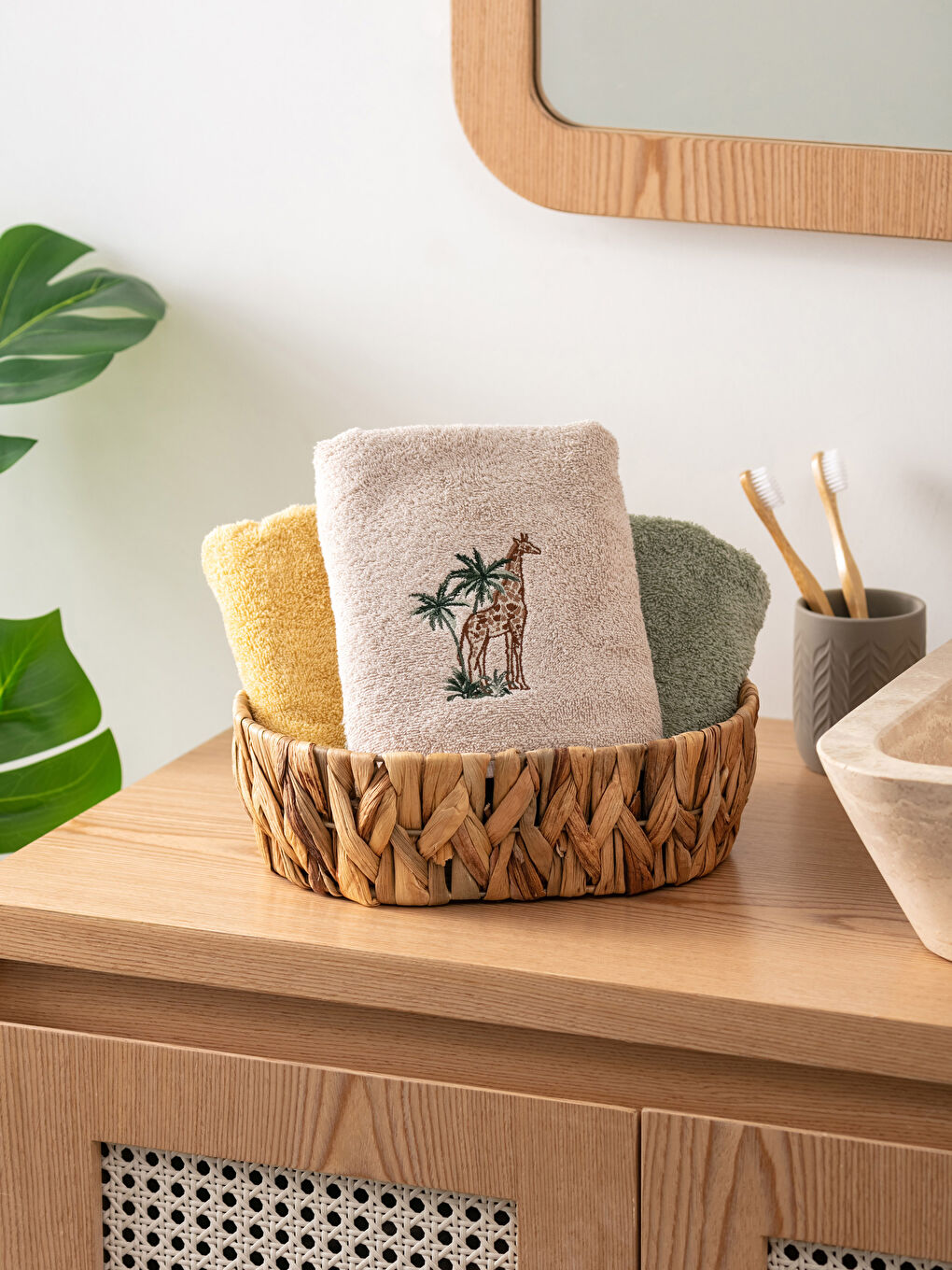 Bej Nakışlı Pamuklu Yüz Havlusu 50x80 cm