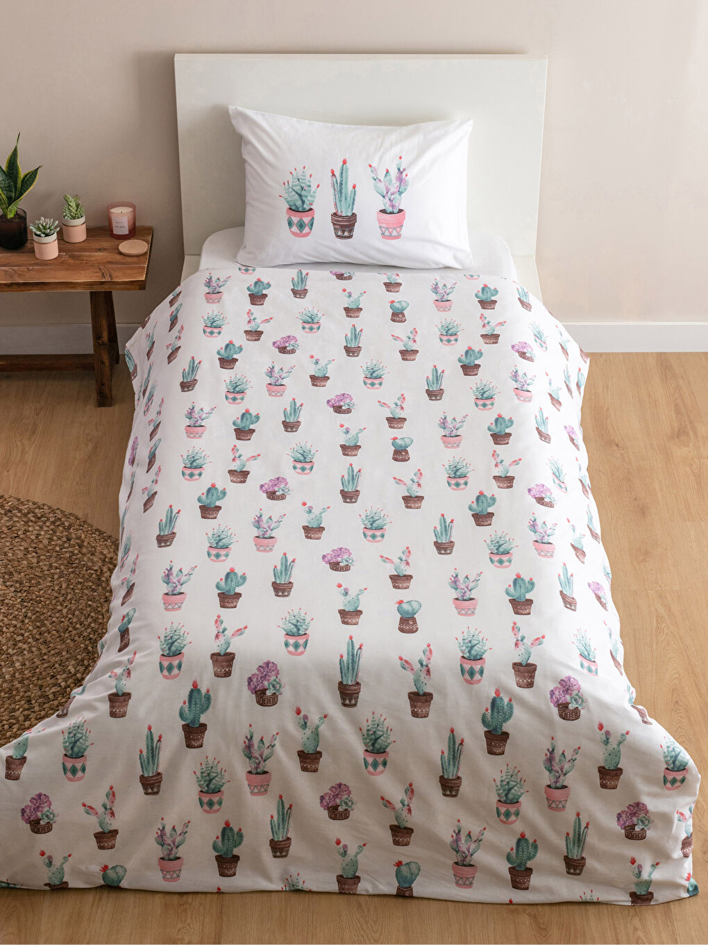 Karışık Tek Kişilik Pamuklu Desenli Nevresim ve Yastık Kılıfı-1