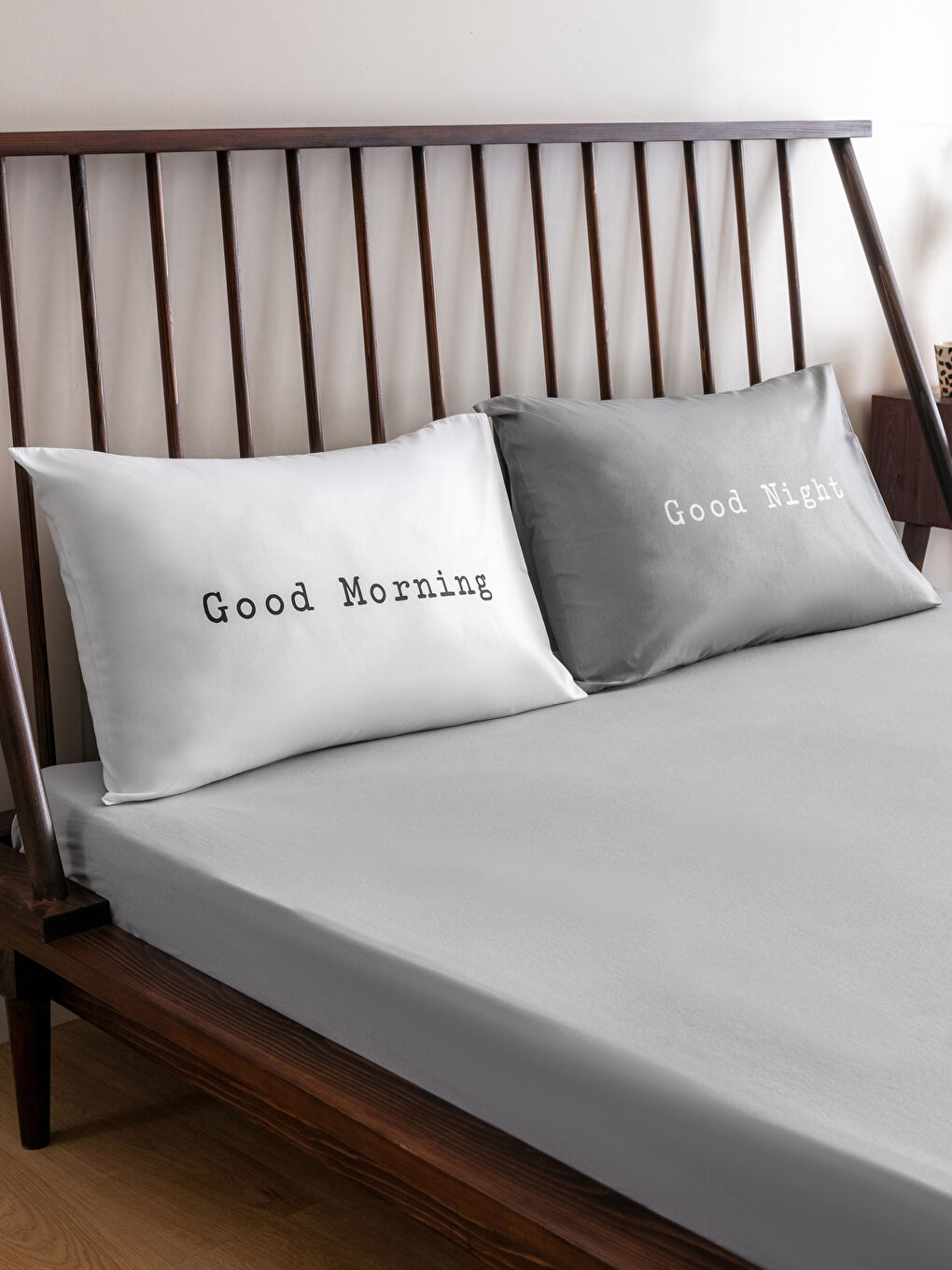 Karışık Yazı Baskılı Pamuklu Yastık Kılıfı 2'li 50x70 cm