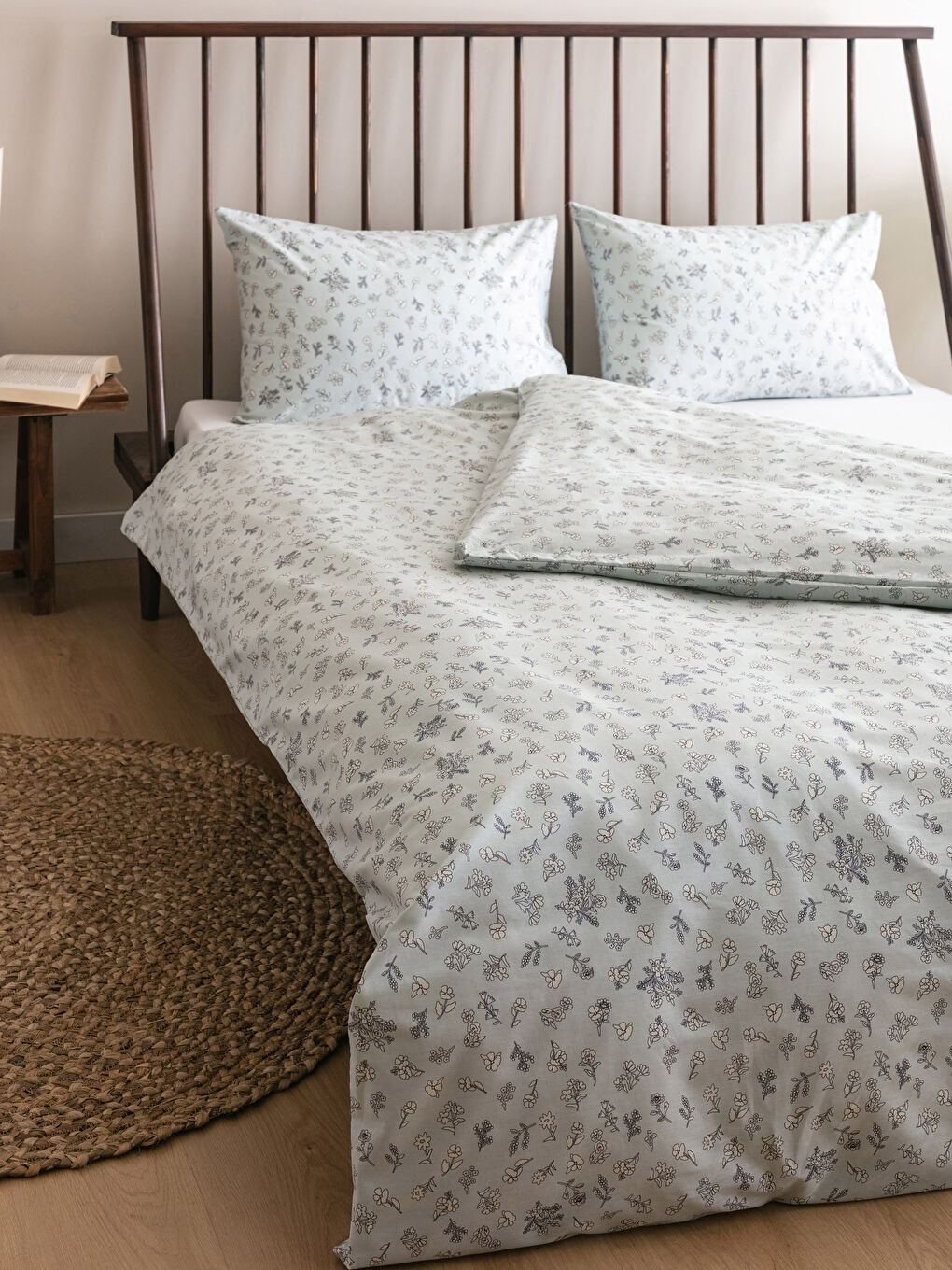 Karışık Çift Kişilik Çiçek Desenli Pamuklu Nevresim Seti