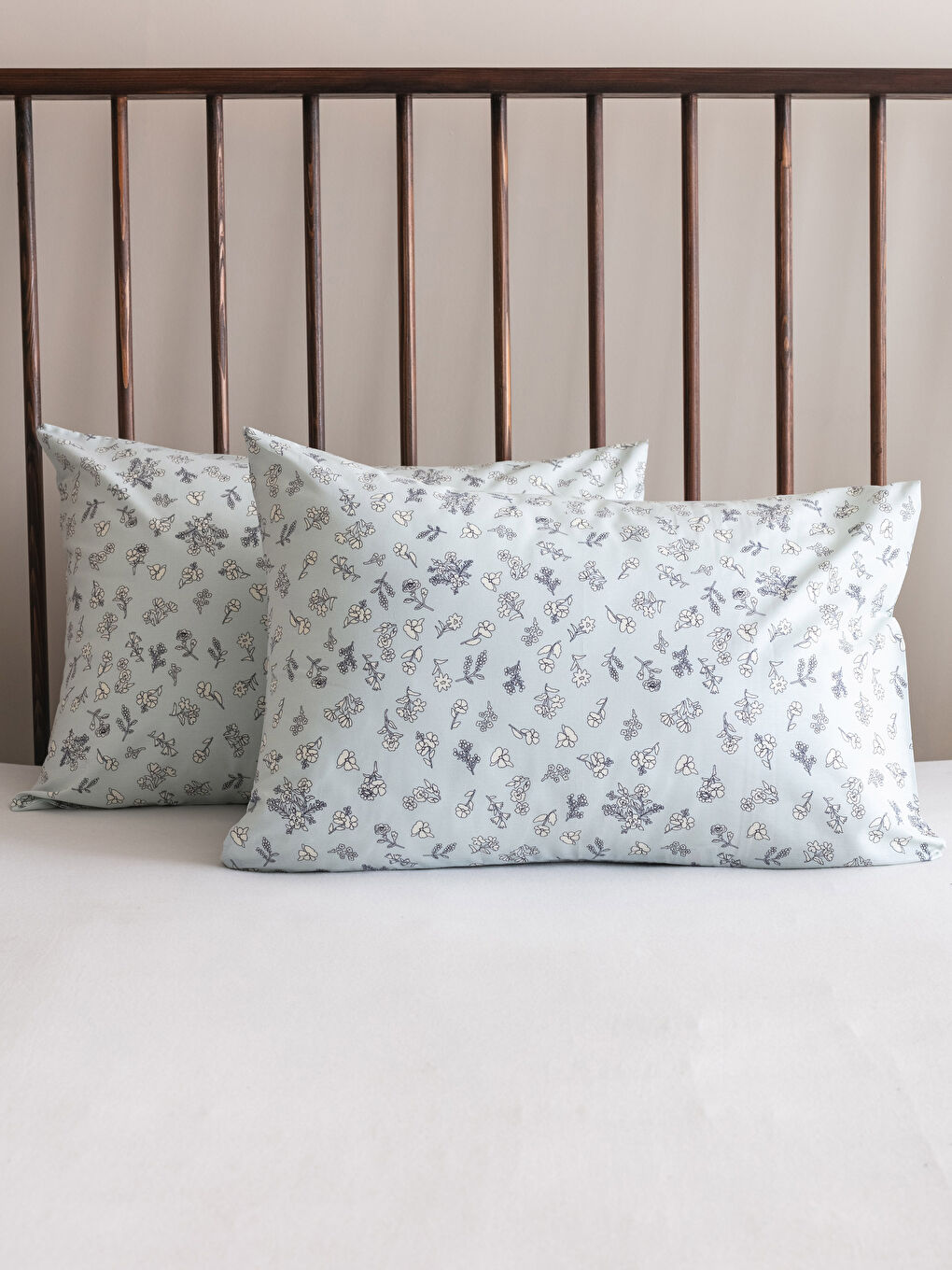 Karışık Çift Kişilik Çiçek Desenli Pamuklu Nevresim Seti-2