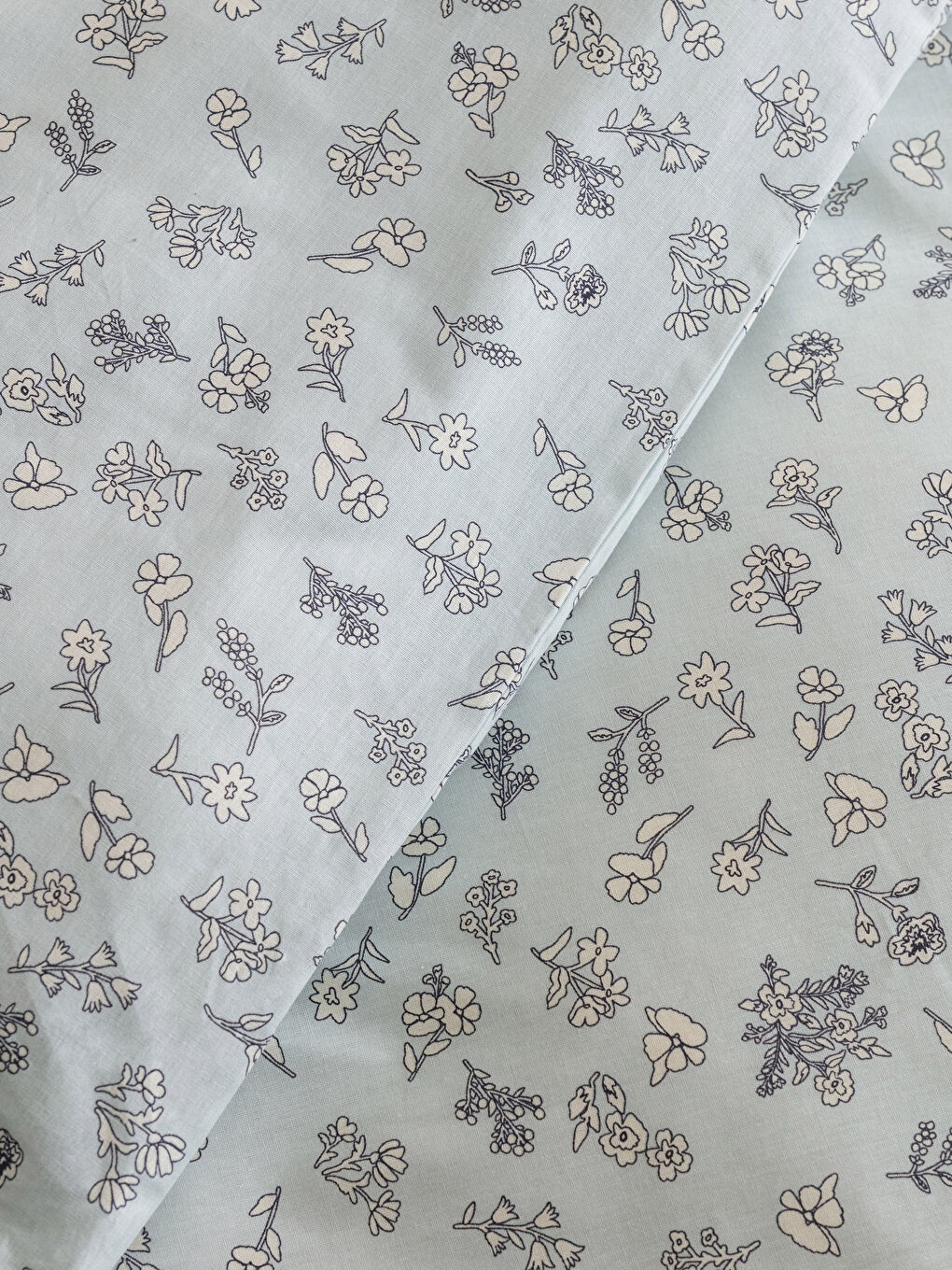 Karışık Çift Kişilik Çiçek Desenli Pamuklu Nevresim Seti-4