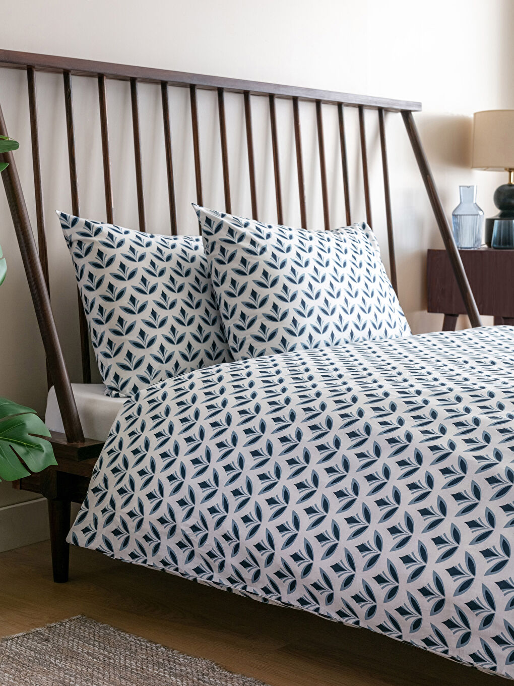 Karışık Desenli Dokuma Çift Kişilik Nevresim Seti