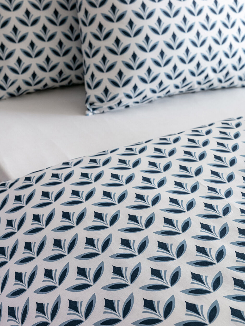 Karışık Desenli Dokuma Çift Kişilik Nevresim Seti-4