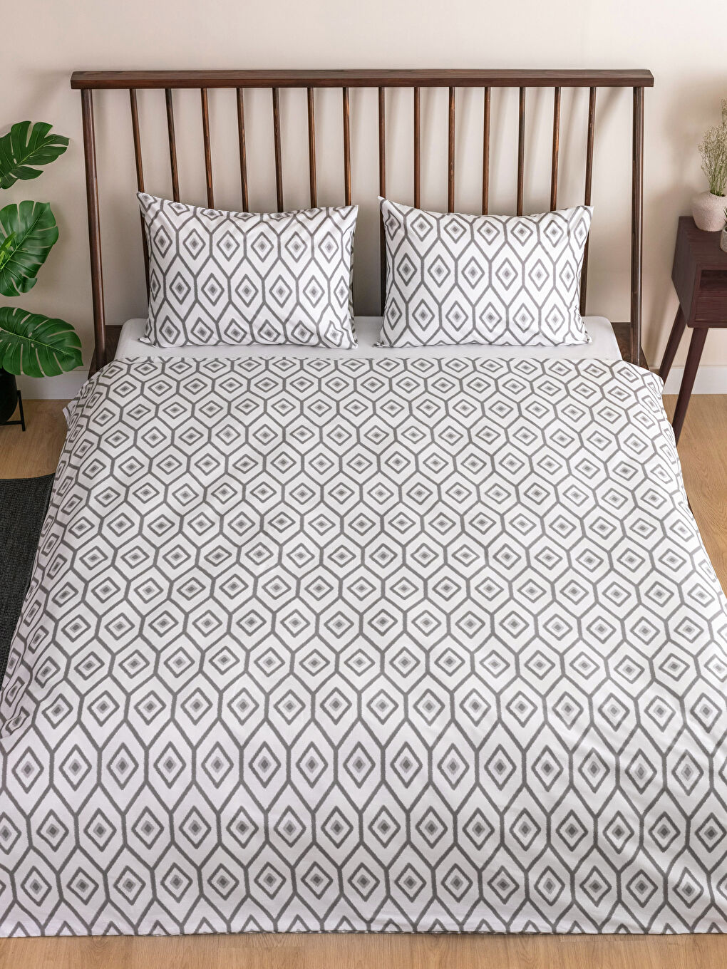 Gri Geometrik Desenli Pamuklu Çift Kişilik Nevresim Seti-2