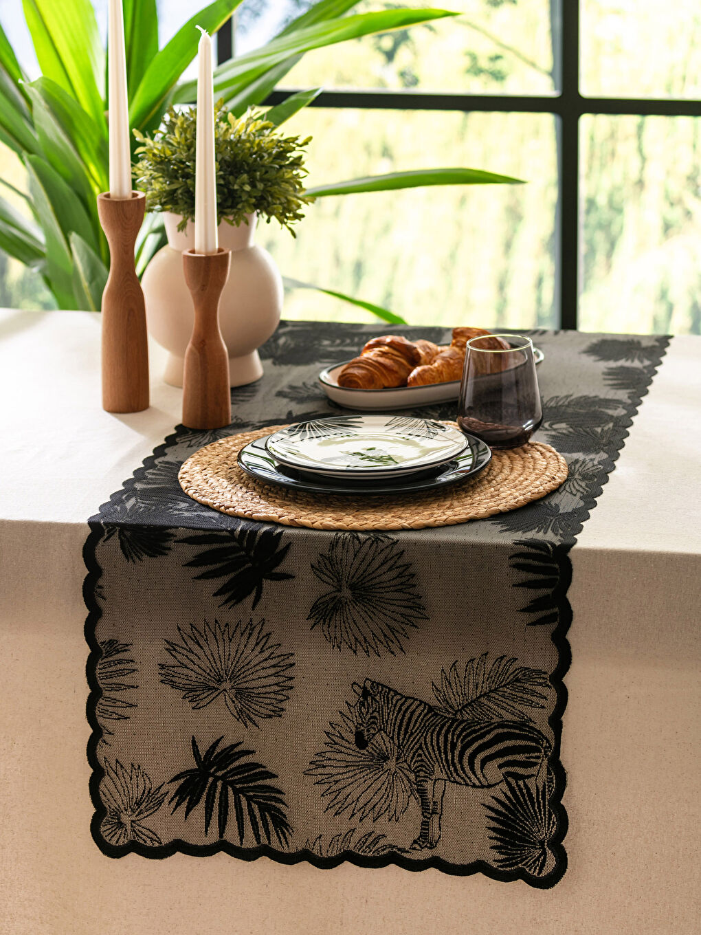 LCW HOME Karişik Zebra Desenli Dantel Runner 45x150 cm